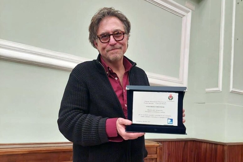 Il regista Forestieri premiato al Ponente Film Festival